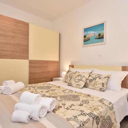Lovely Home In Split With Jacuzzi 外观 照片