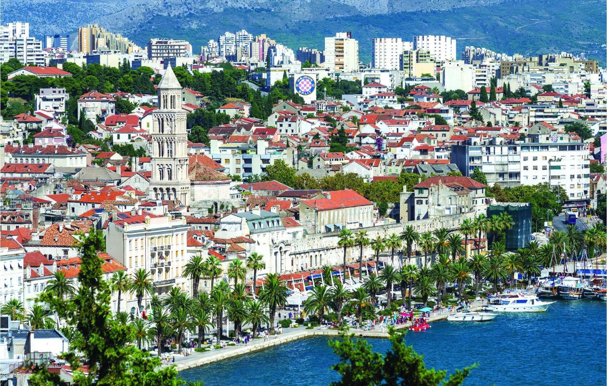 Lovely Home In Split With Jacuzzi 外观 照片