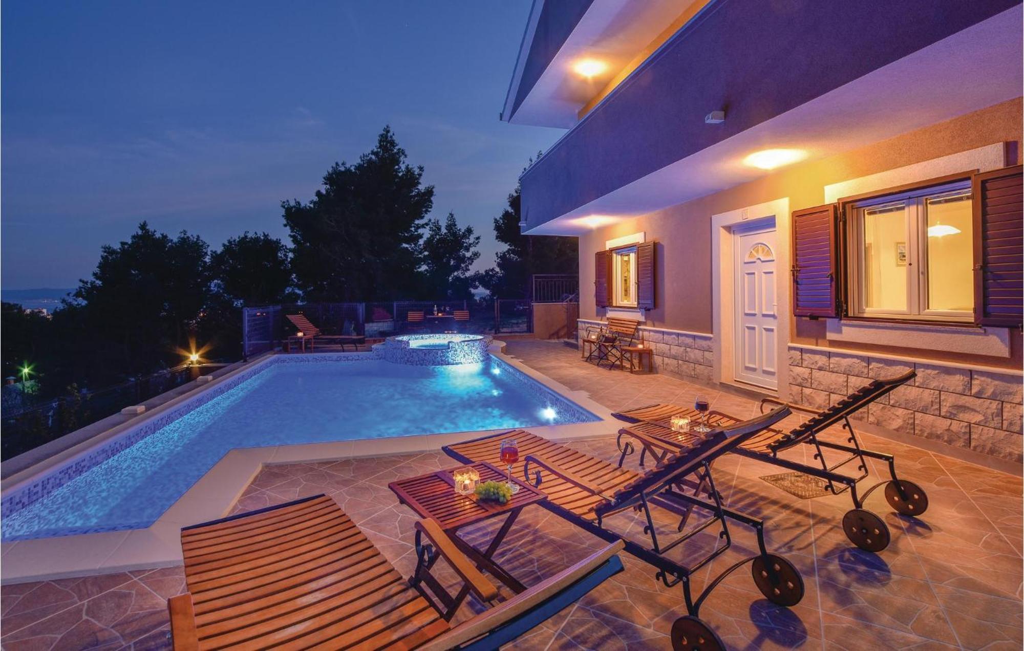 Lovely Home In Split With Jacuzzi 外观 照片
