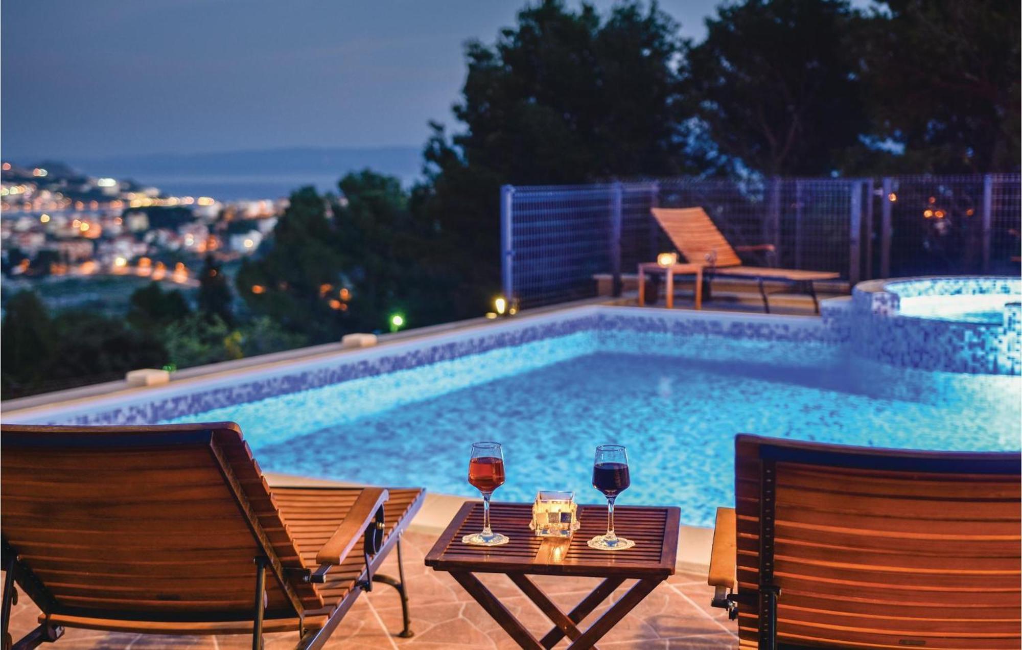 Lovely Home In Split With Jacuzzi 外观 照片