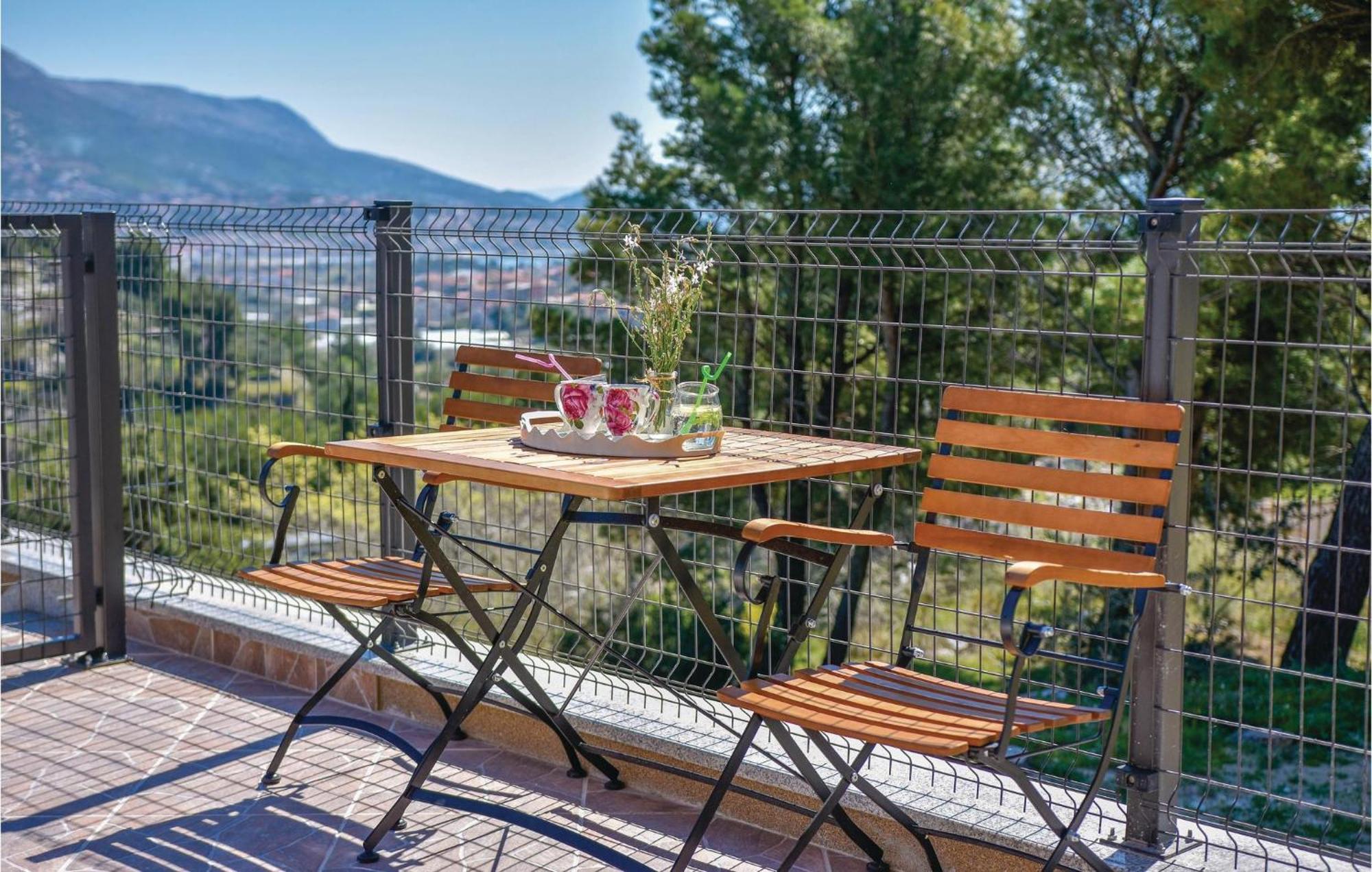 Lovely Home In Split With Jacuzzi 外观 照片