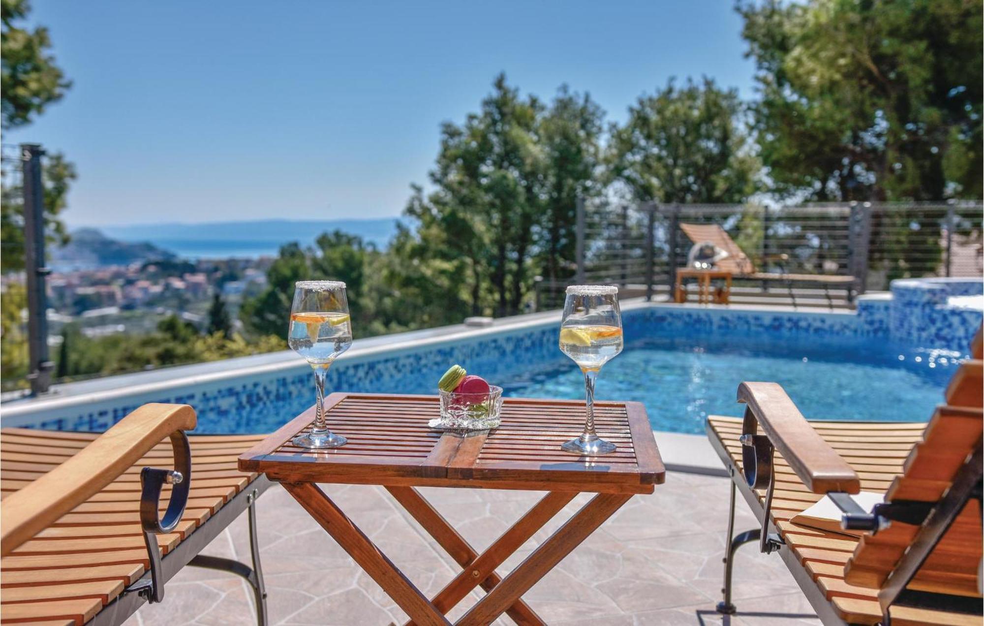 Lovely Home In Split With Jacuzzi 外观 照片