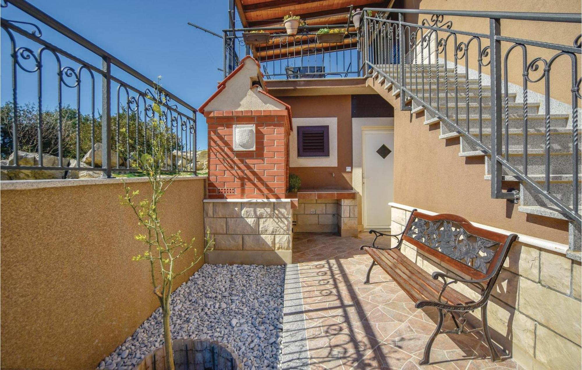 Lovely Home In Split With Jacuzzi 外观 照片