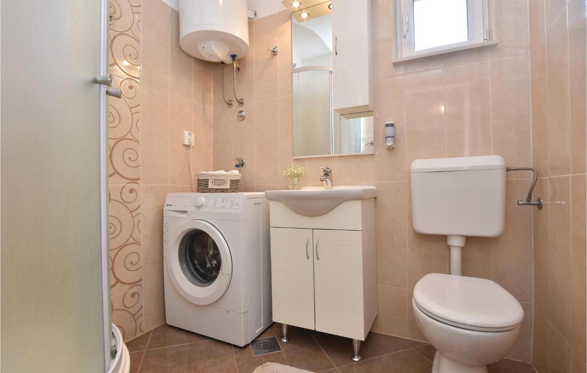 Lovely Home In Split With Jacuzzi 外观 照片